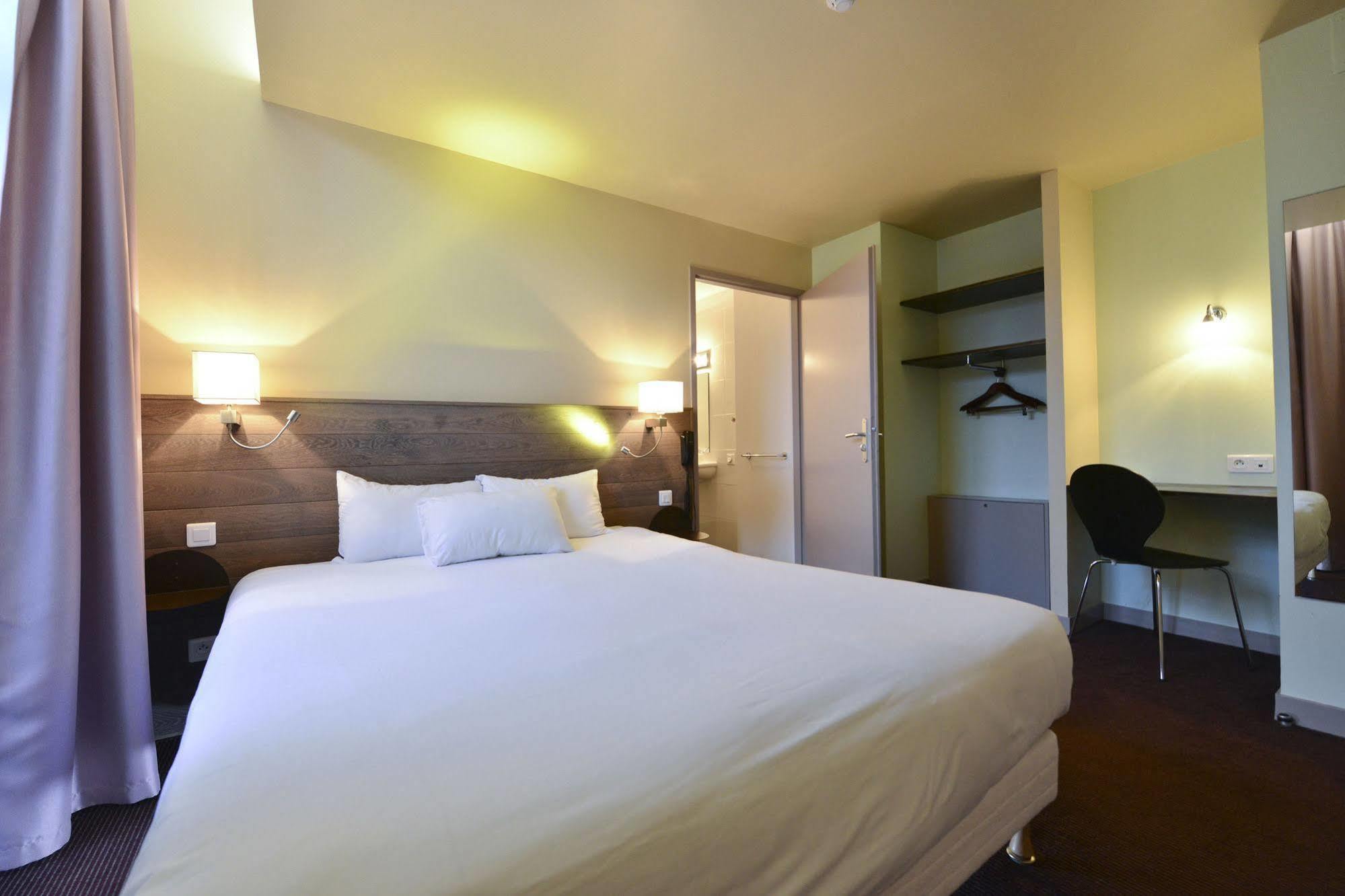 Hotel Accostage De La Concurrence La Rochelle (Charente-Maritime)
